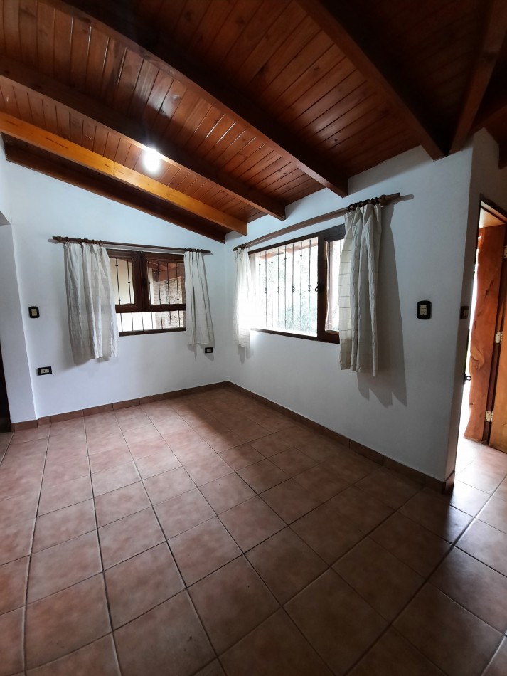 CASA ESTILO CABAÑA 2 DORMITORIOS B° canal v