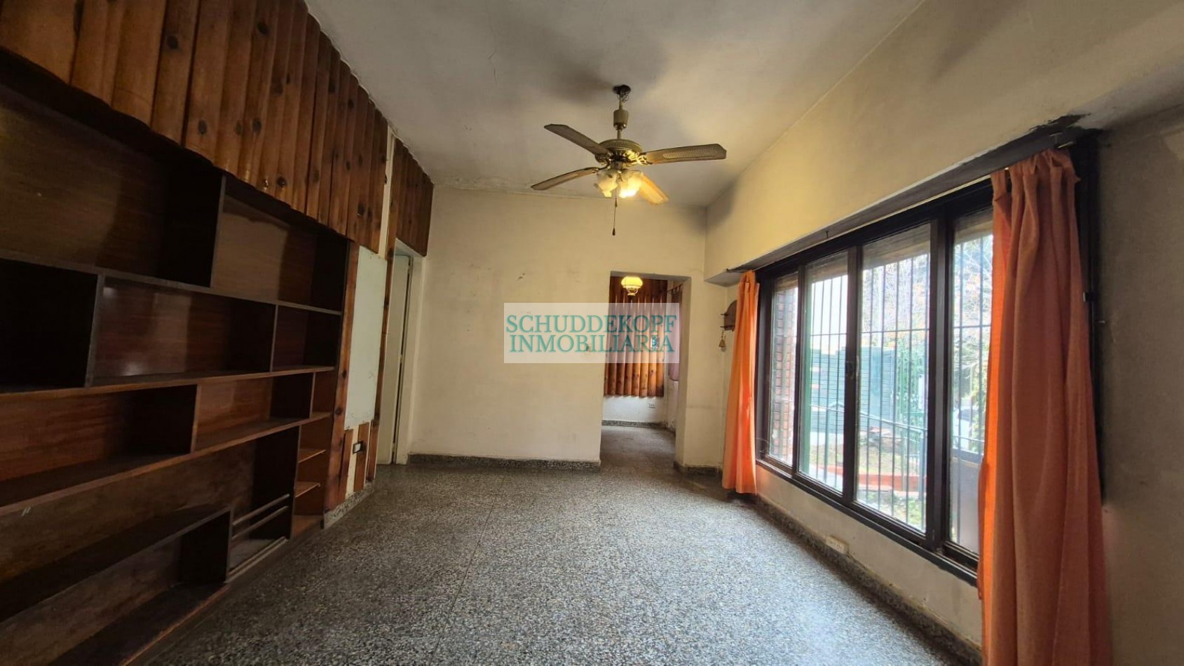 Avenida San Juan al 200 - CASA A REFACCIONAR 