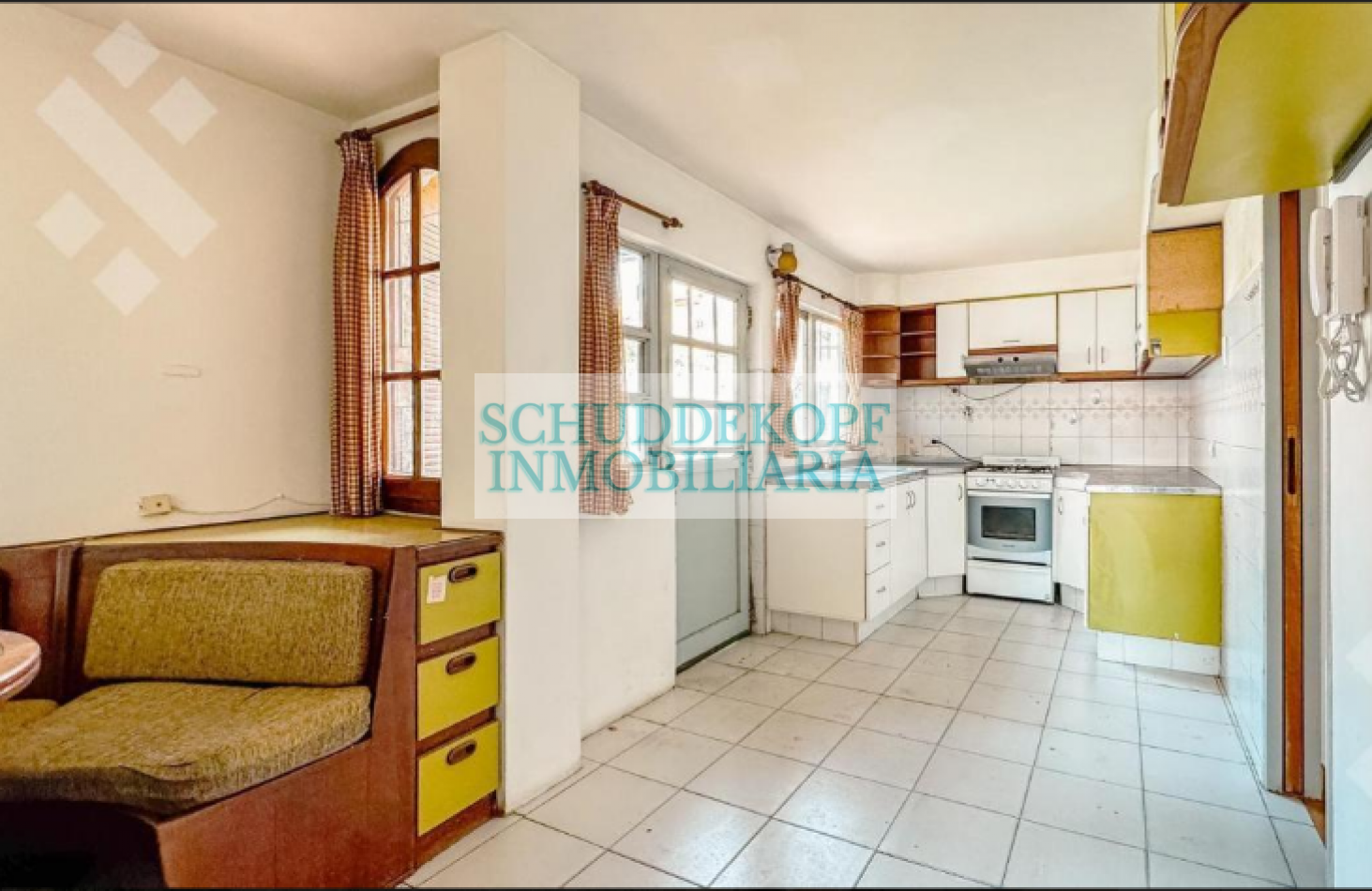 VENTA CASA 4 DORMITORIOS CENTRO OESTE